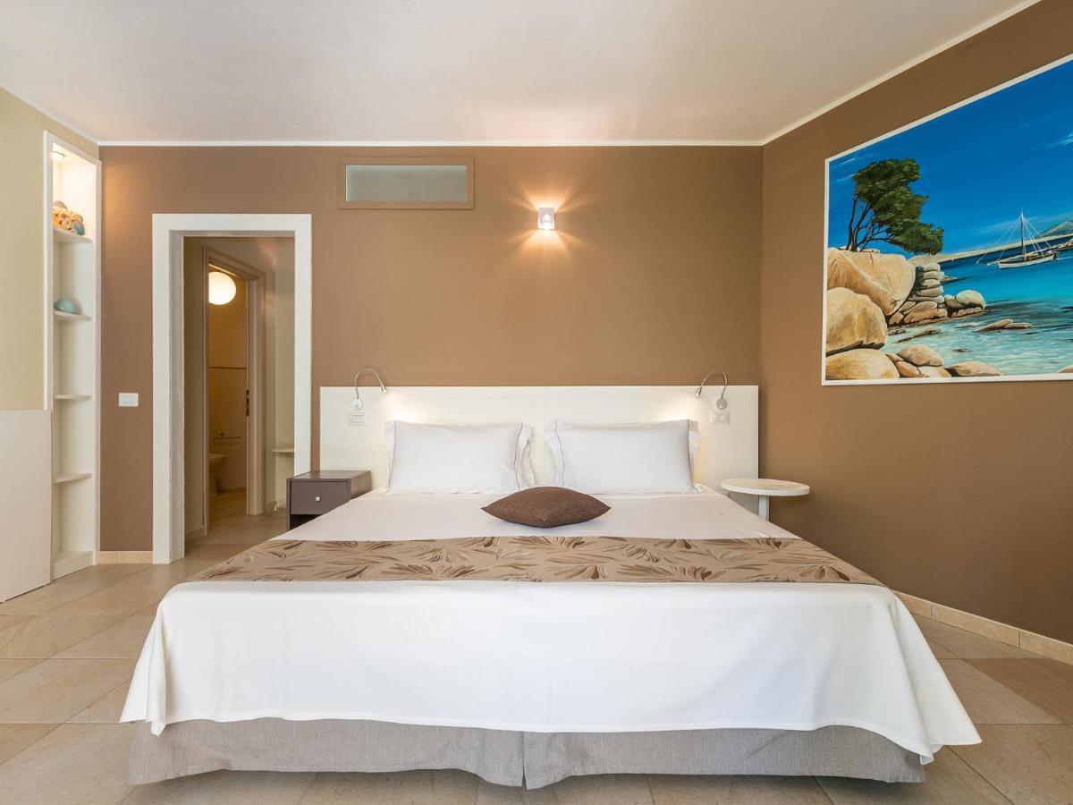 B&B Giglio Di Chia Domus De Maria Extérieur photo